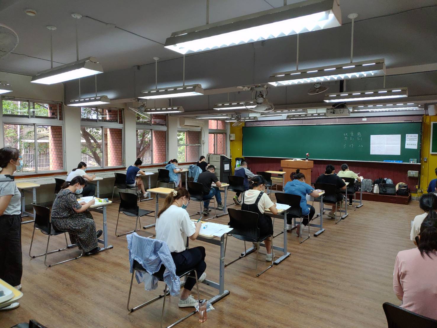 教師資格考試:試場人數調降至20人,維持社交距離